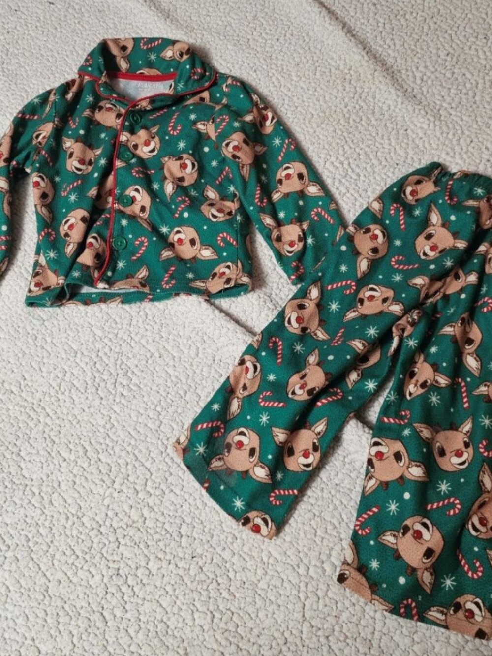 Rudolph the Red Nosed Reindeer Kids Flannel Green Print Pajama Set, Size 2T